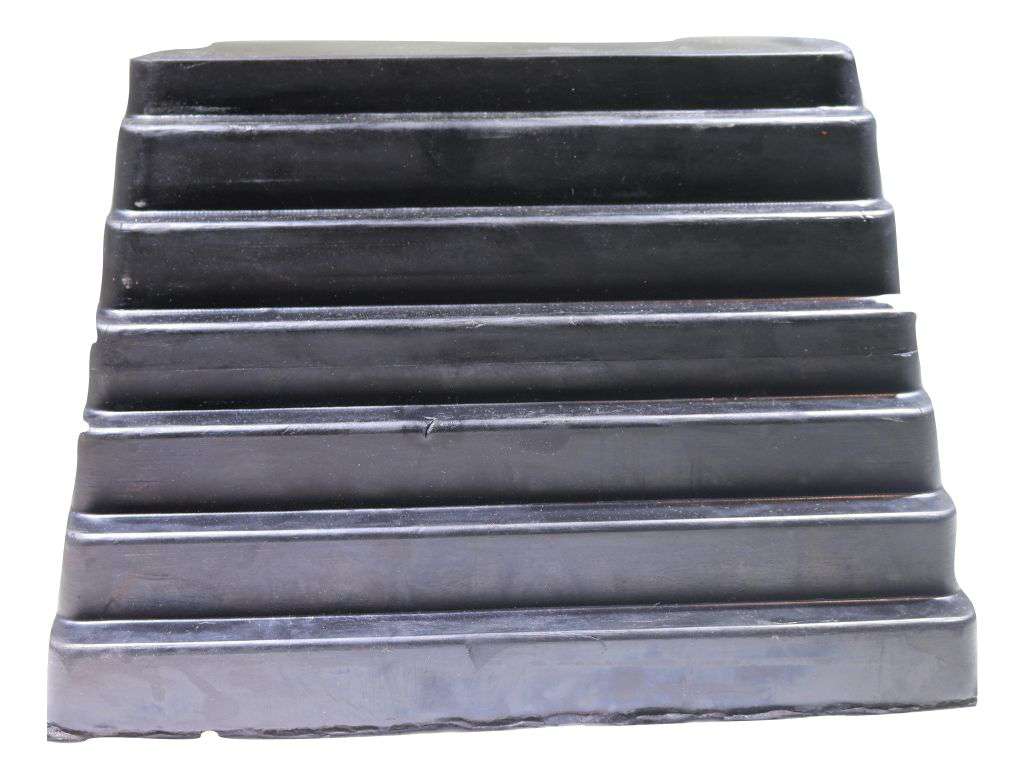 9 Pound Rubber Wheel Chock  | WC